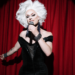 Drag queen qui fait son show sur scène