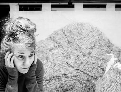 Florence Lemaux lors d'une conférence dédiée à l'art, à la culture et à la transmission des savoirs.