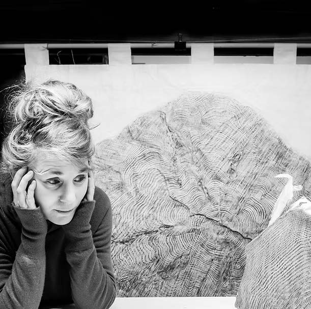 Florence Lemaux lors d'une conférence dédiée à l'art, à la culture et à la transmission des savoirs.